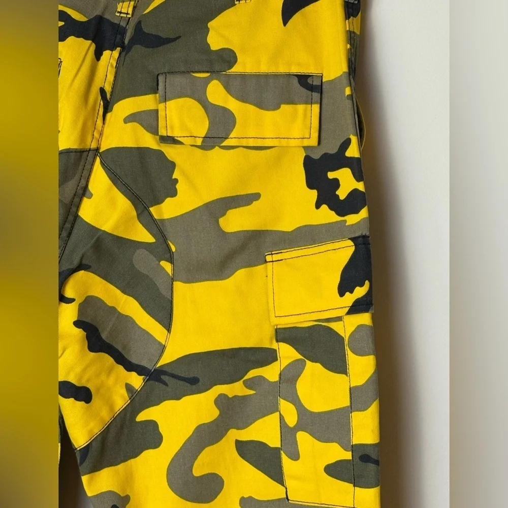 Unisex Camouflage Cargo Pants - Yellow and Green